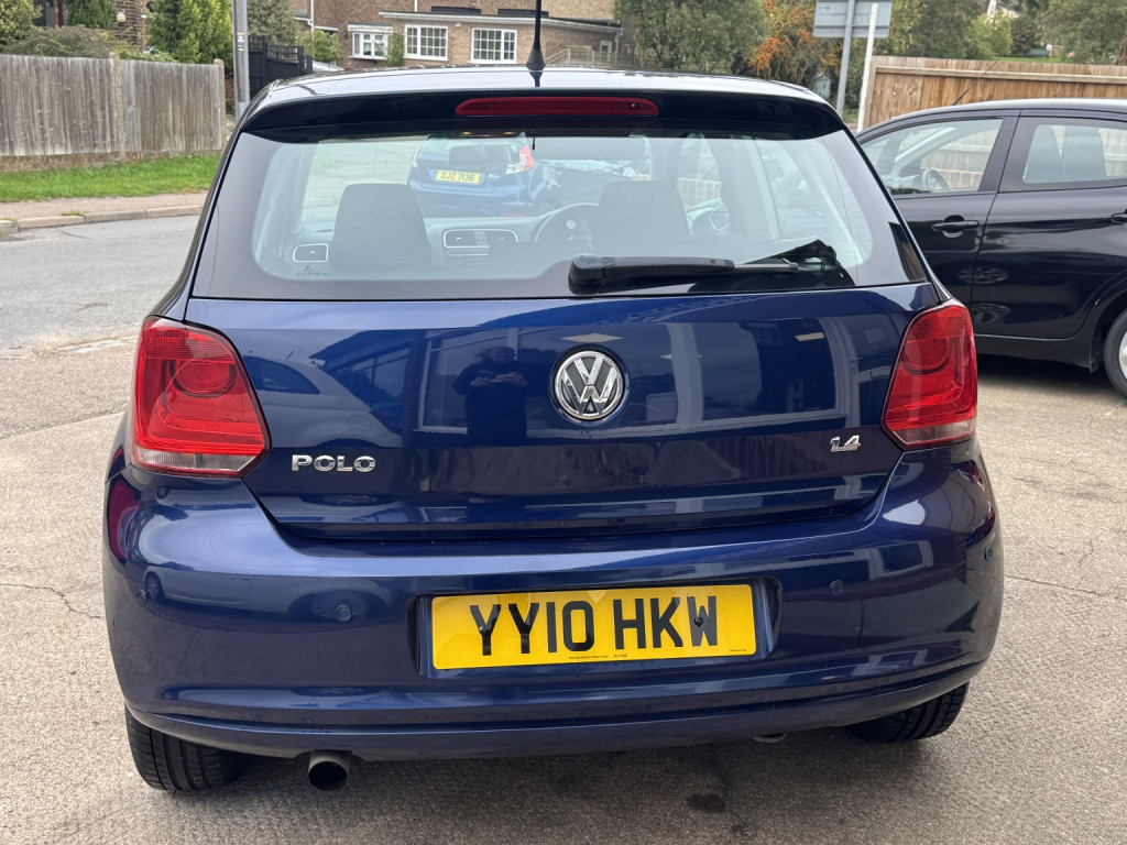 VOLKSWAGEN POLO
