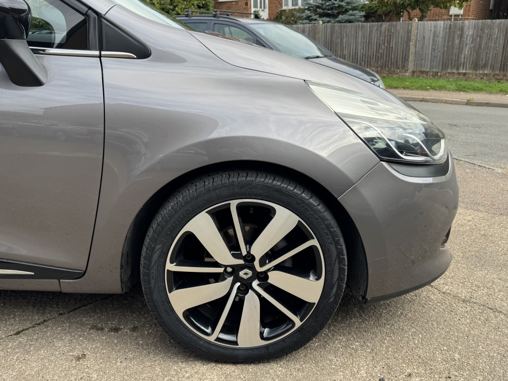 View RENAULT CLIO 1.5 Dynamique S MediaNav dCi 90 EDC Auto