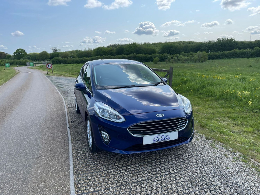 View FORD FIESTA TITANIUM