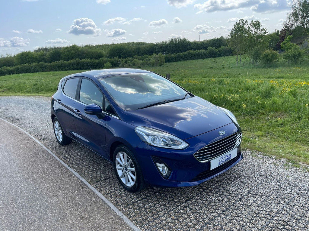 View FORD FIESTA TITANIUM