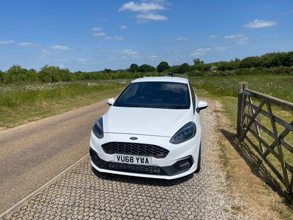 View FORD FIESTA ST-3