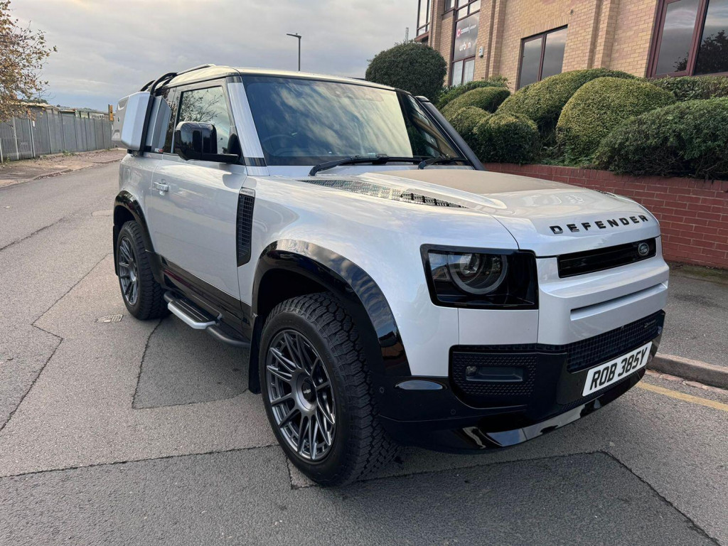 View LAND ROVER DEFENDER 90 X-DYNAMIC SE