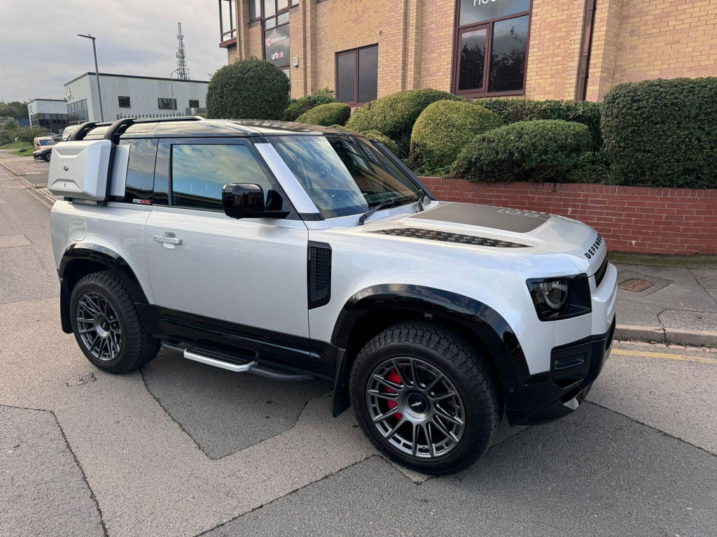 View LAND ROVER DEFENDER 90 X-DYNAMIC SE