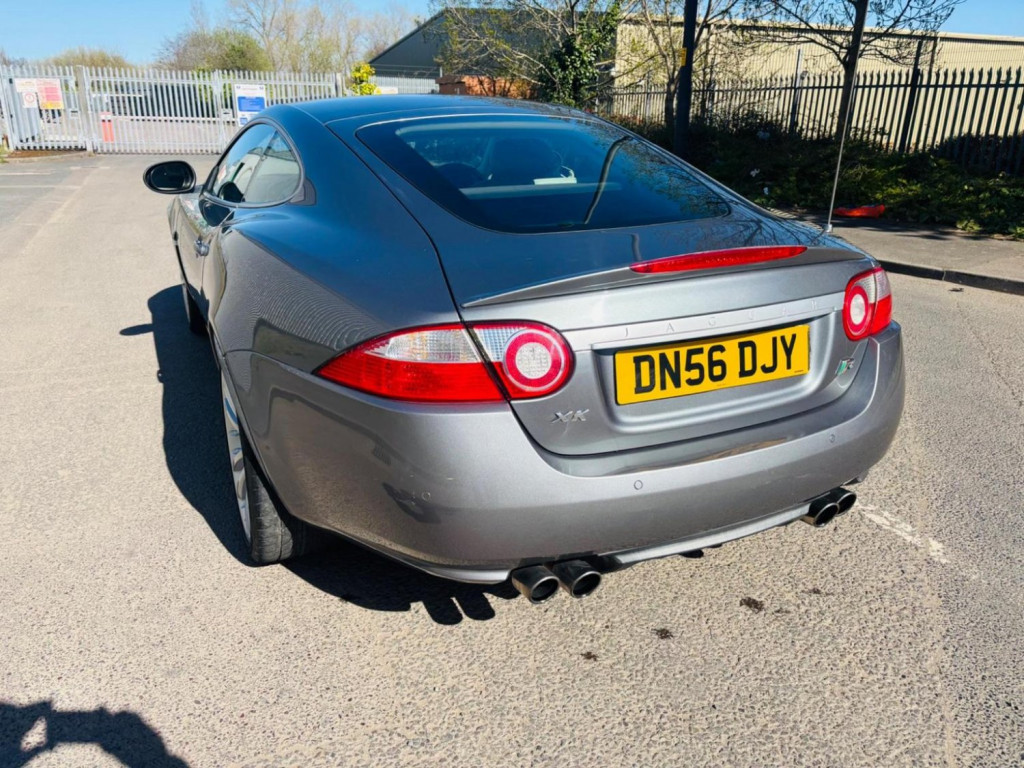 JAGUAR XKR