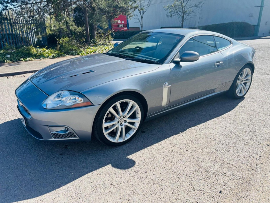 JAGUAR XKR