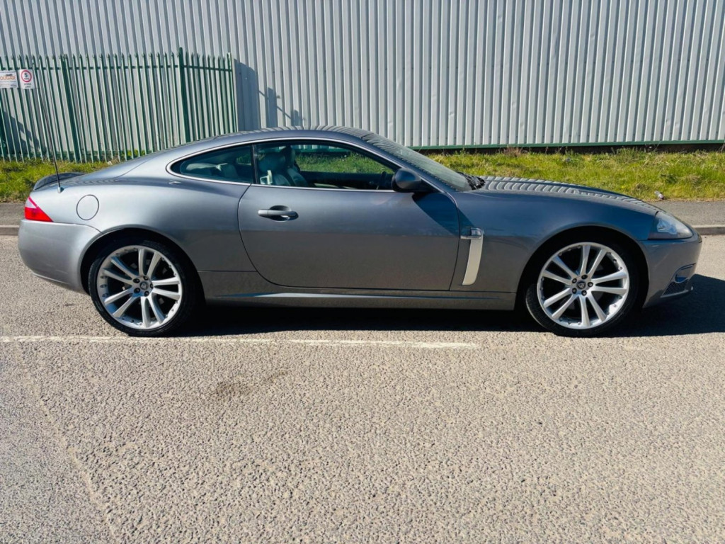 JAGUAR XKR
