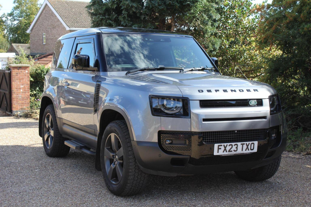 LAND ROVER DEFENDER 90