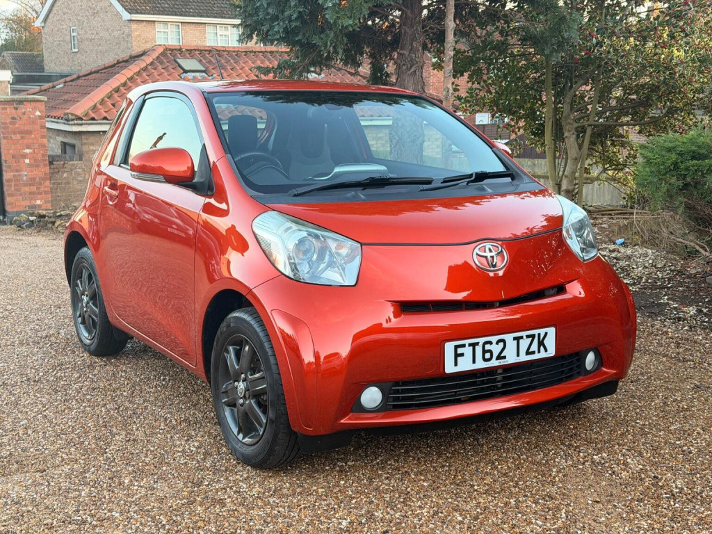 TOYOTA IQ