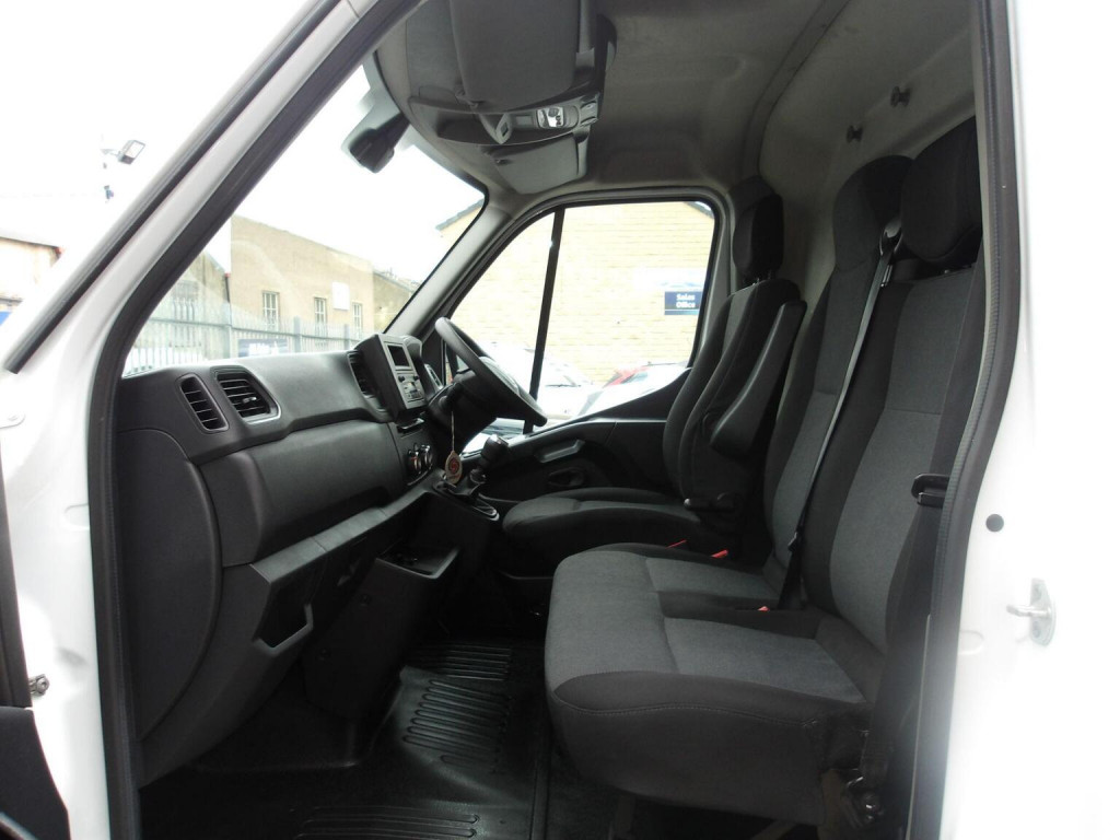 NISSAN INTERSTAR