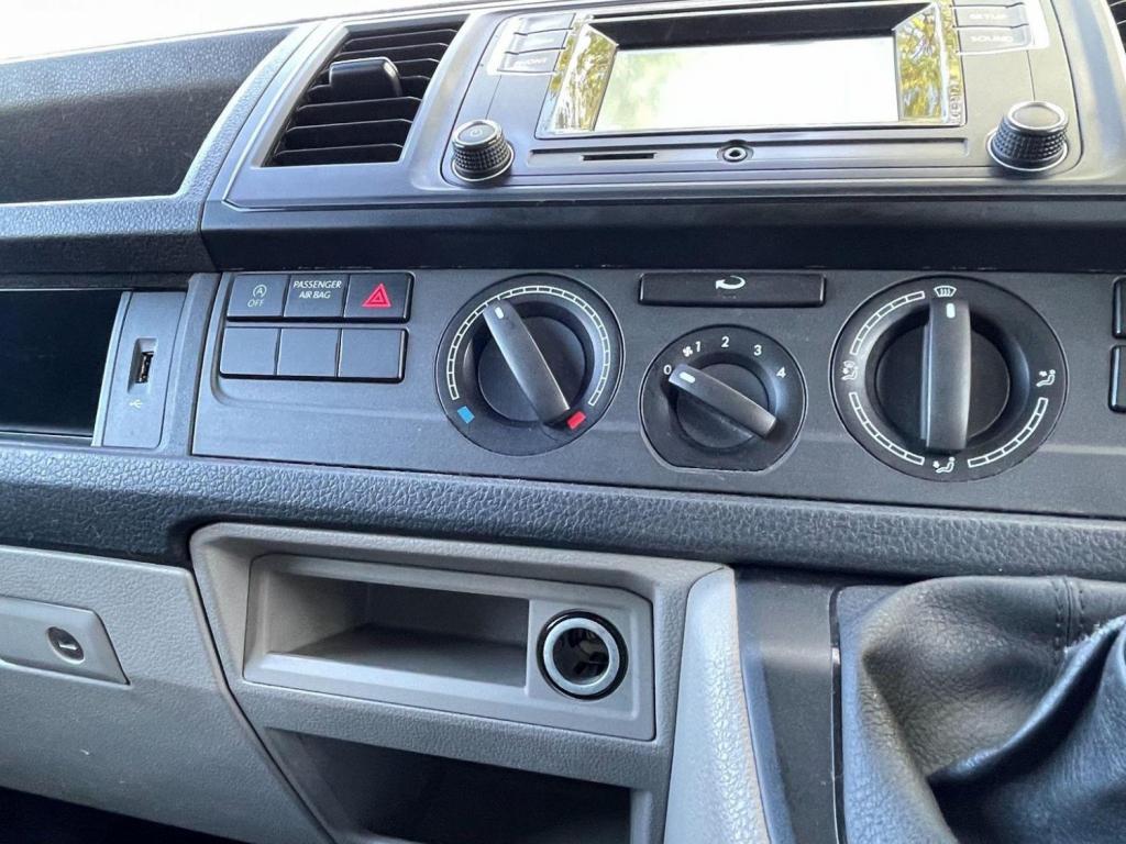 VOLKSWAGEN TRANSPORTER