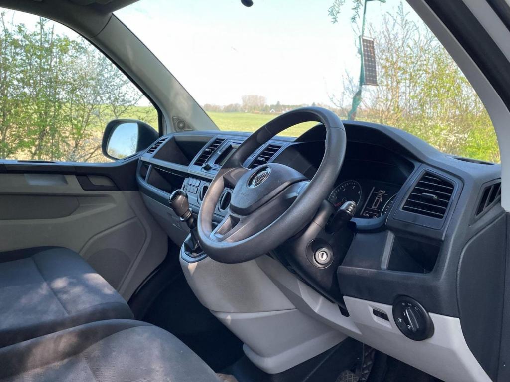 VOLKSWAGEN TRANSPORTER