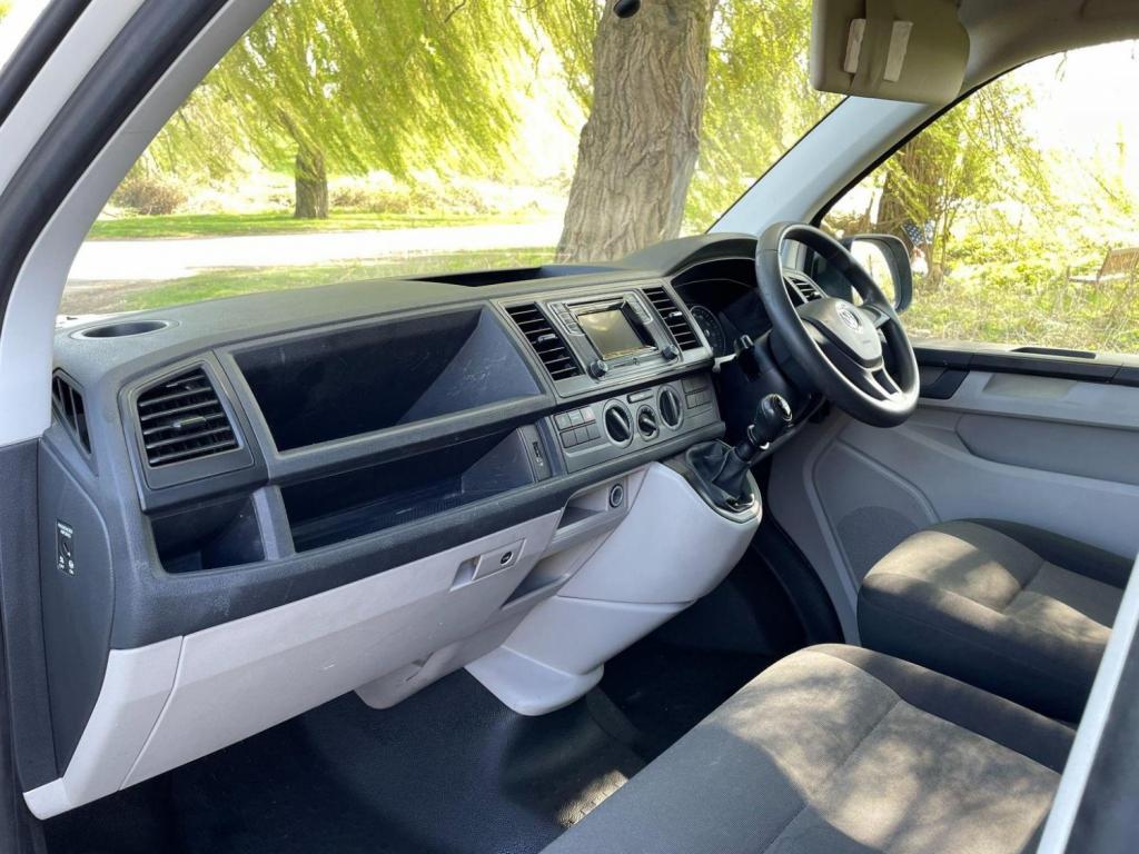 VOLKSWAGEN TRANSPORTER