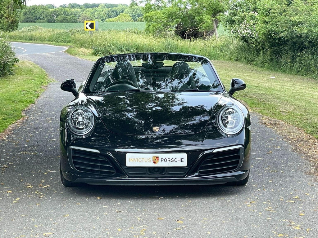 PORSCHE 911