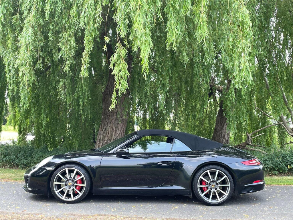 PORSCHE 911