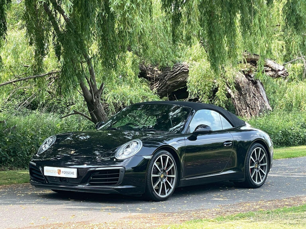 PORSCHE 911
