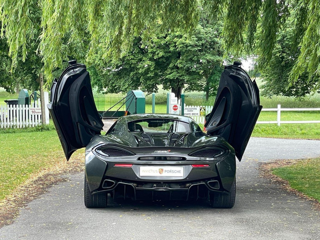 MCLAREN 570S