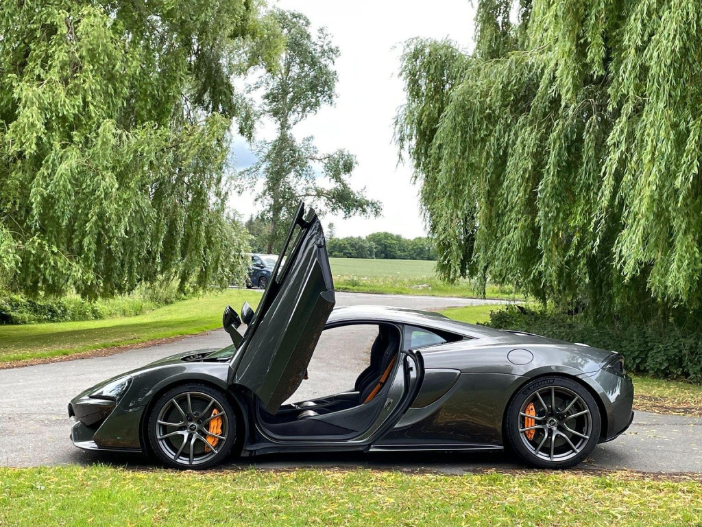MCLAREN 570S