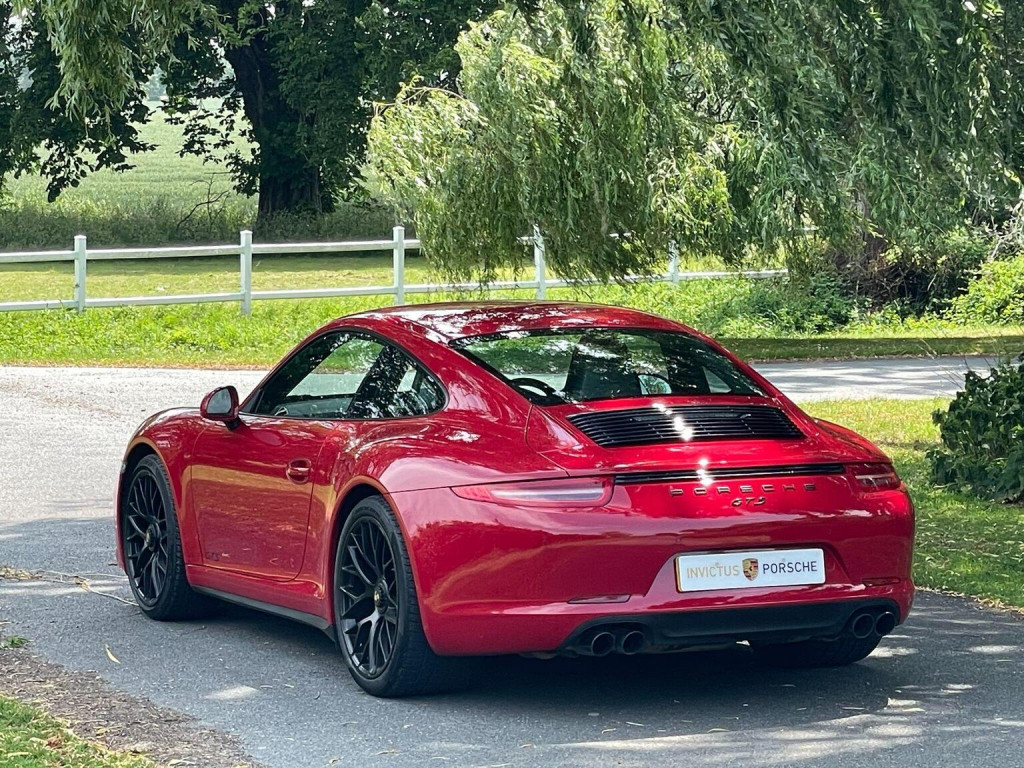 PORSCHE 911