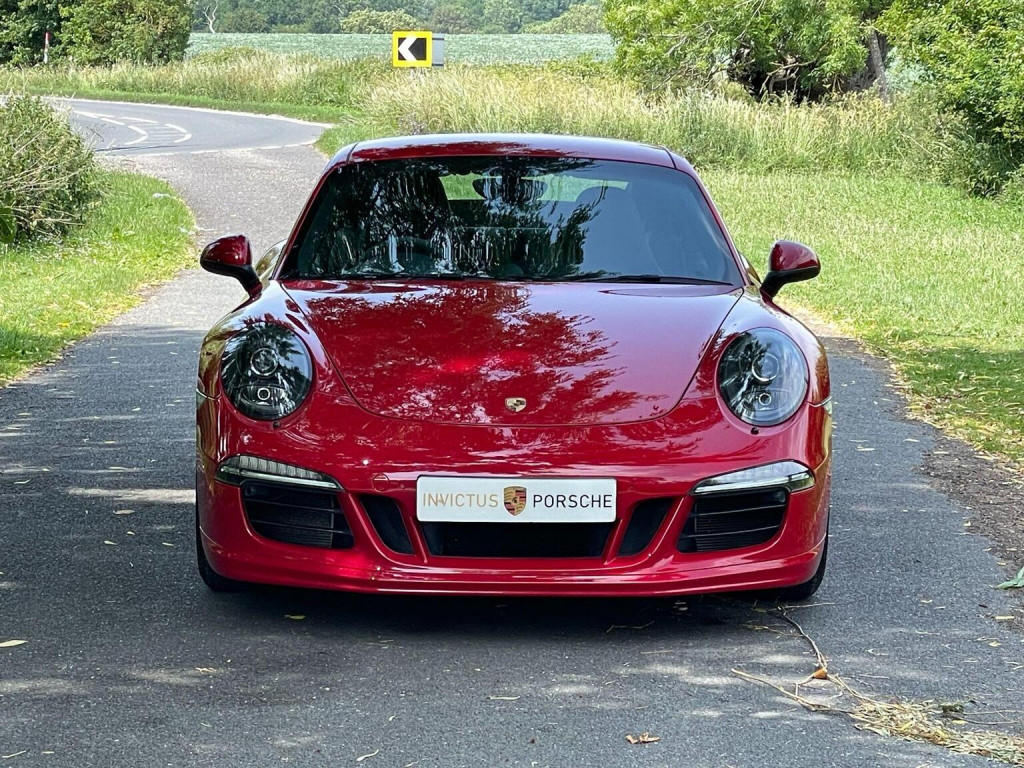 PORSCHE 911