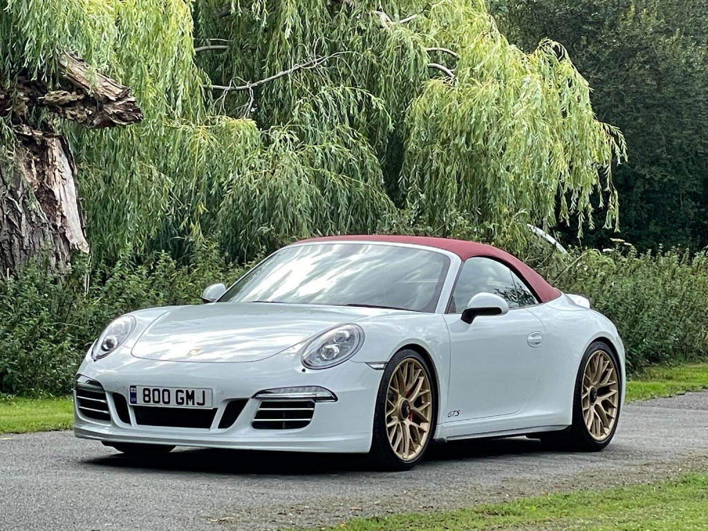 PORSCHE 911