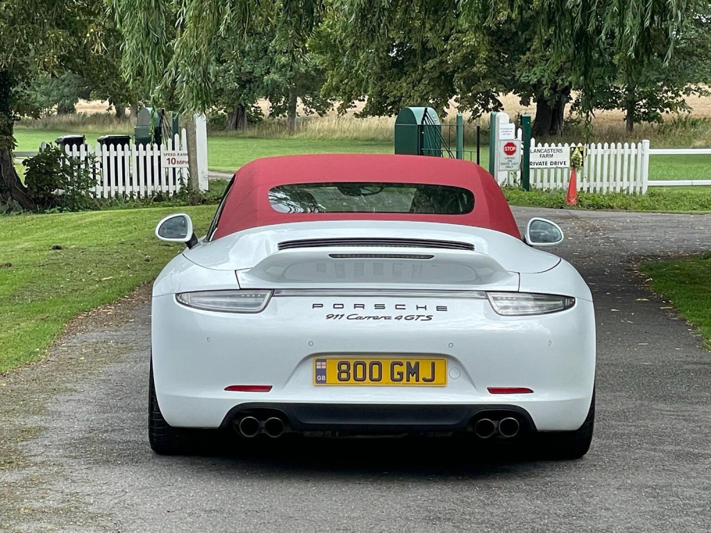 PORSCHE 911