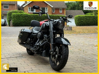 HARLEY-DAVIDSON Touring