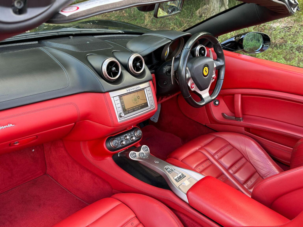 FERRARI CALIFORNIA