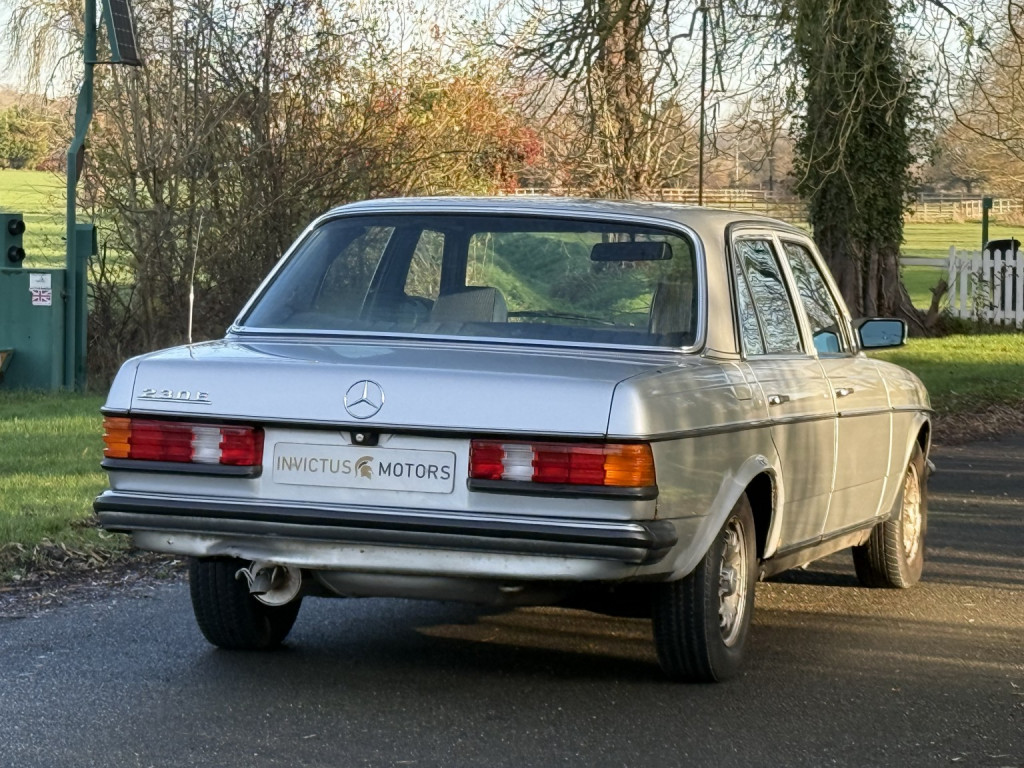 MERCEDES-BENZ 230