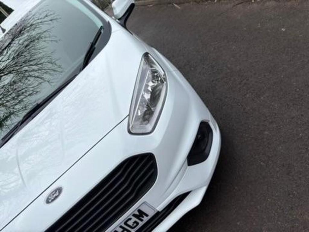 FORD TRANSIT COURIER