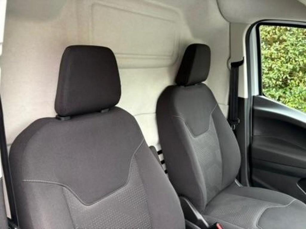 FORD TRANSIT COURIER