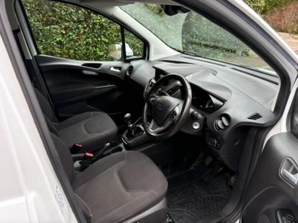 FORD TRANSIT COURIER