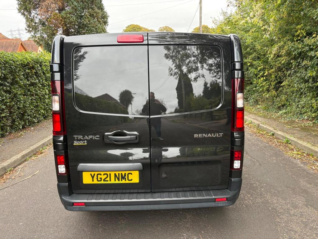 RENAULT TRAFIC