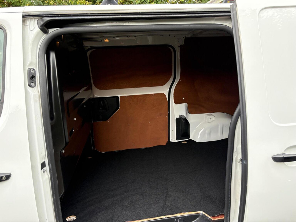 VAUXHALL VIVARO