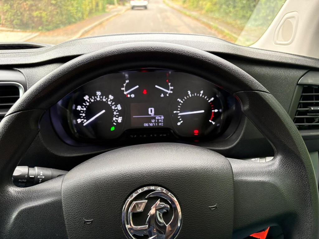 VAUXHALL VIVARO