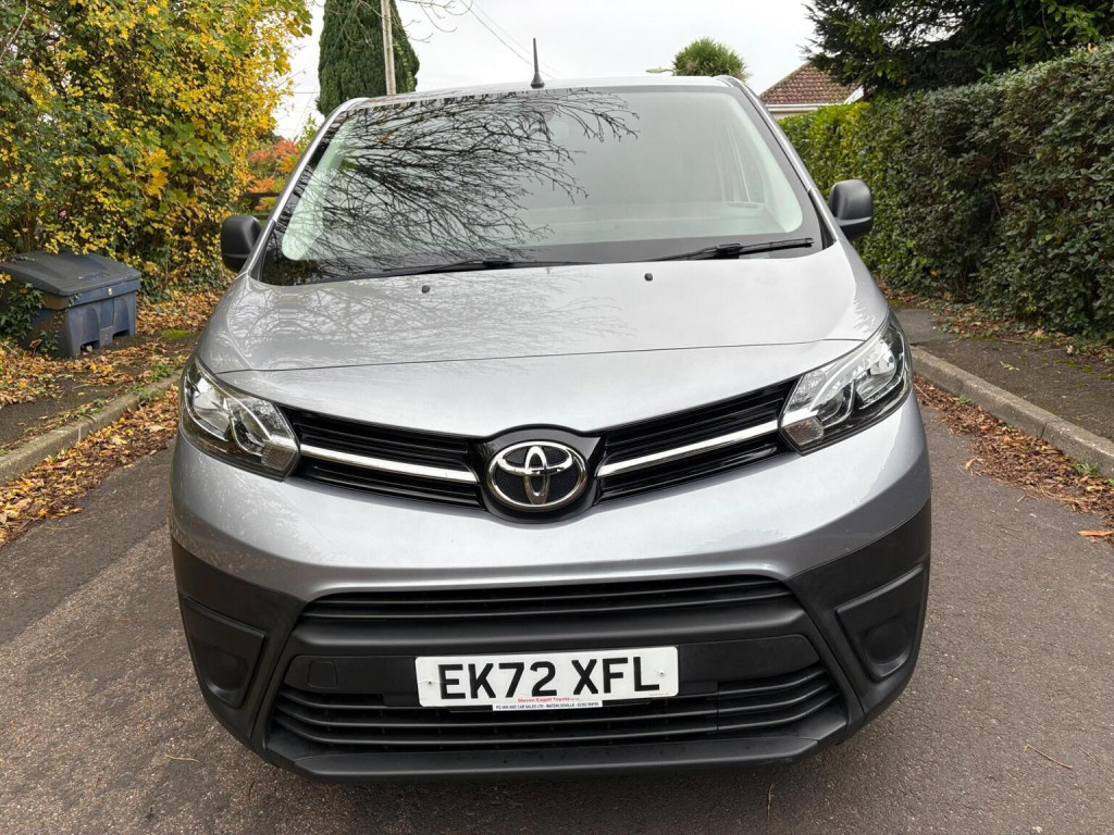 TOYOTA PROACE