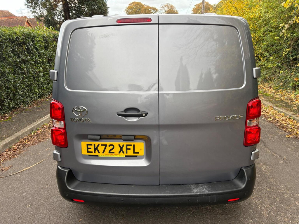 TOYOTA PROACE