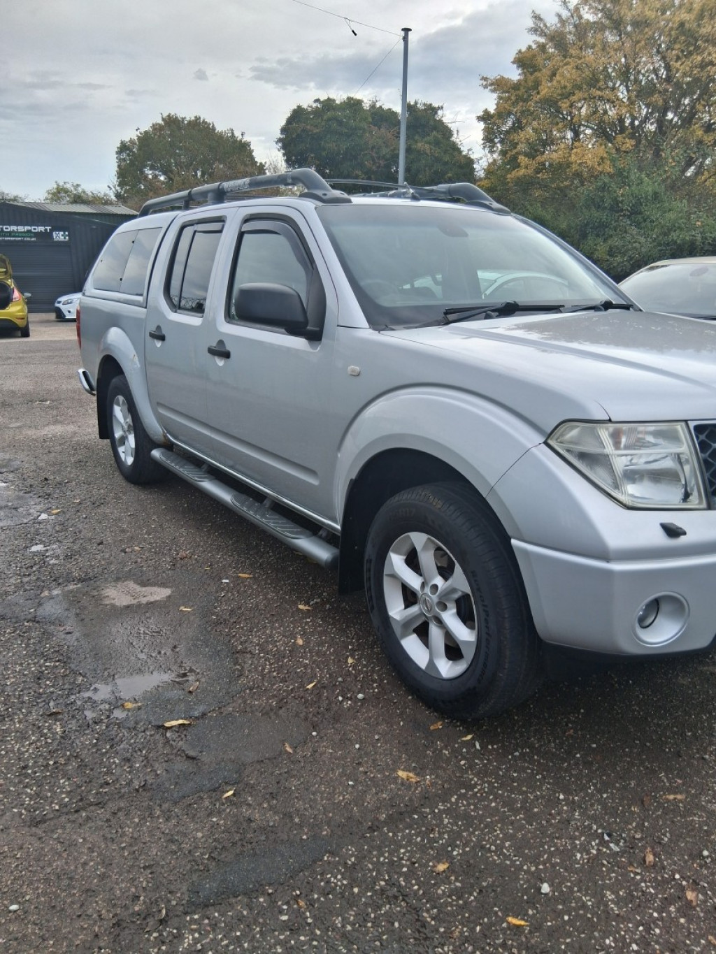 NISSAN NAVARA