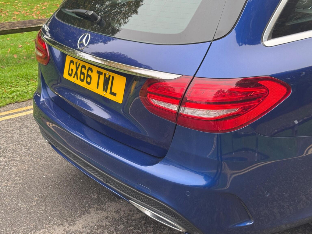 MERCEDES-BENZ C CLASS