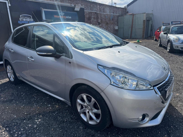 PEUGEOT 208 1.4 HDi Style Euro 5 5dr