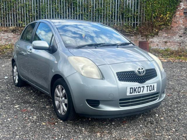 TOYOTA YARIS 1.3 VVT-i Zinc 5dr