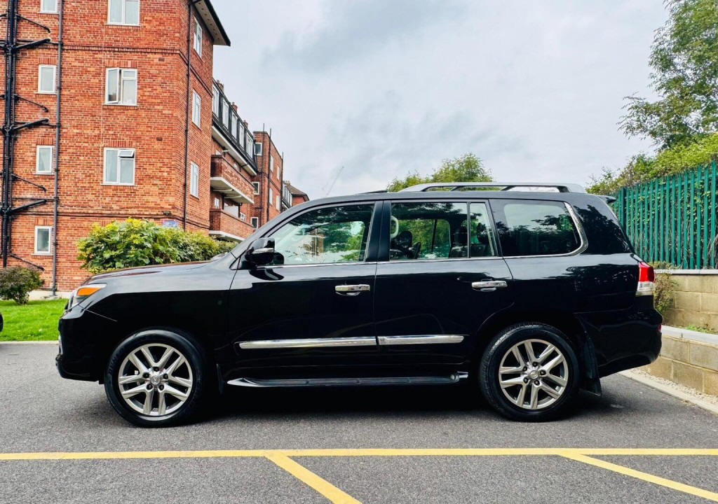 LEXUS LX570