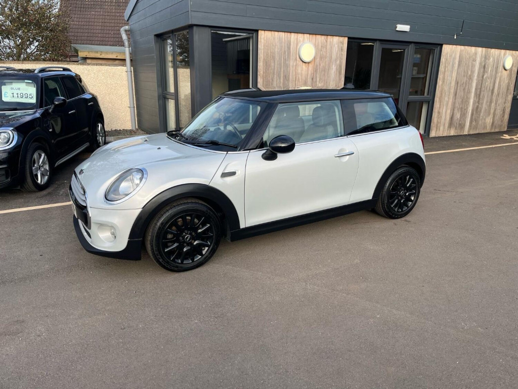 MINI HATCH