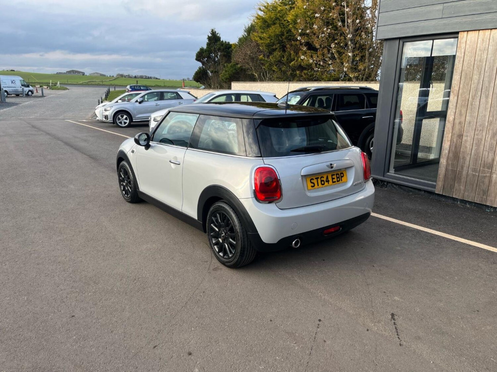 MINI HATCH