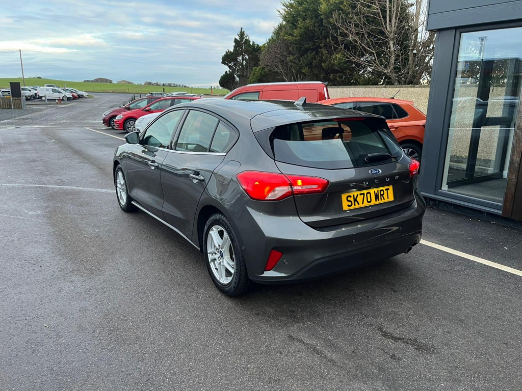 View FORD FOCUS 1.0 T EcoBoost Zetec