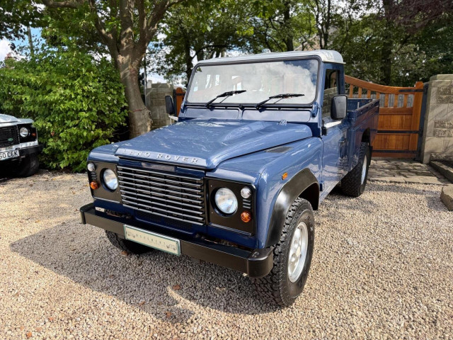 LAND ROVER DEFENDER 110