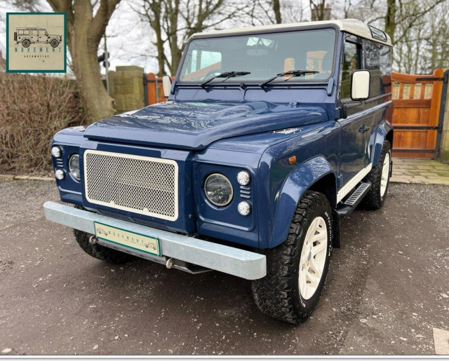LAND ROVER DEFENDER 90
