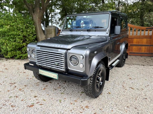 LAND ROVER DEFENDER 90