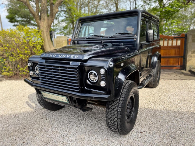 LAND ROVER DEFENDER 90
