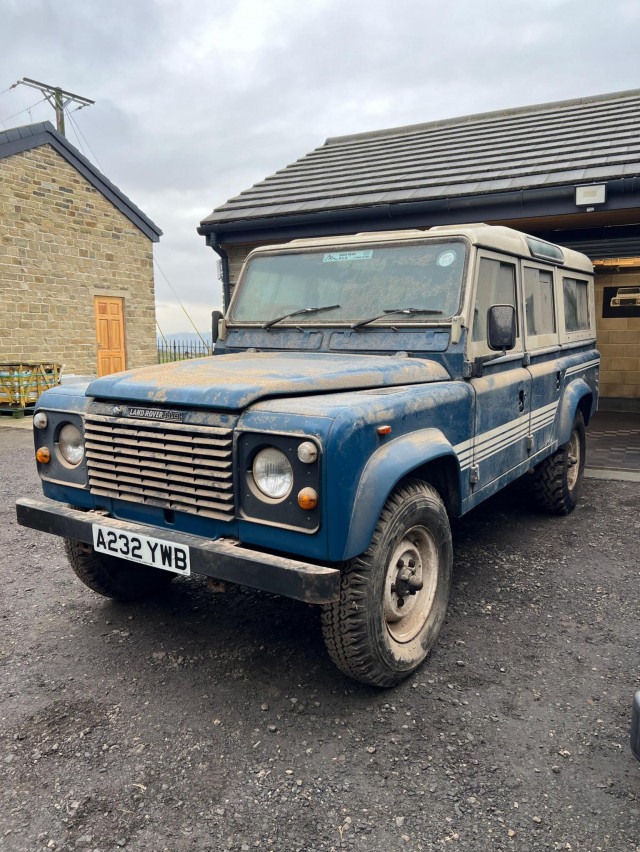 LAND ROVER 110