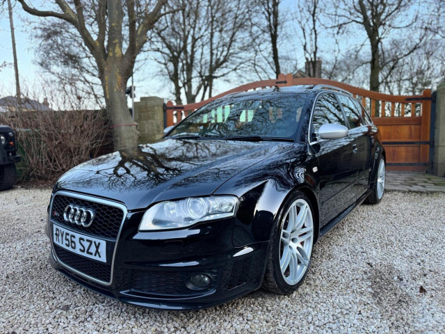 AUDI RS4 AVANT